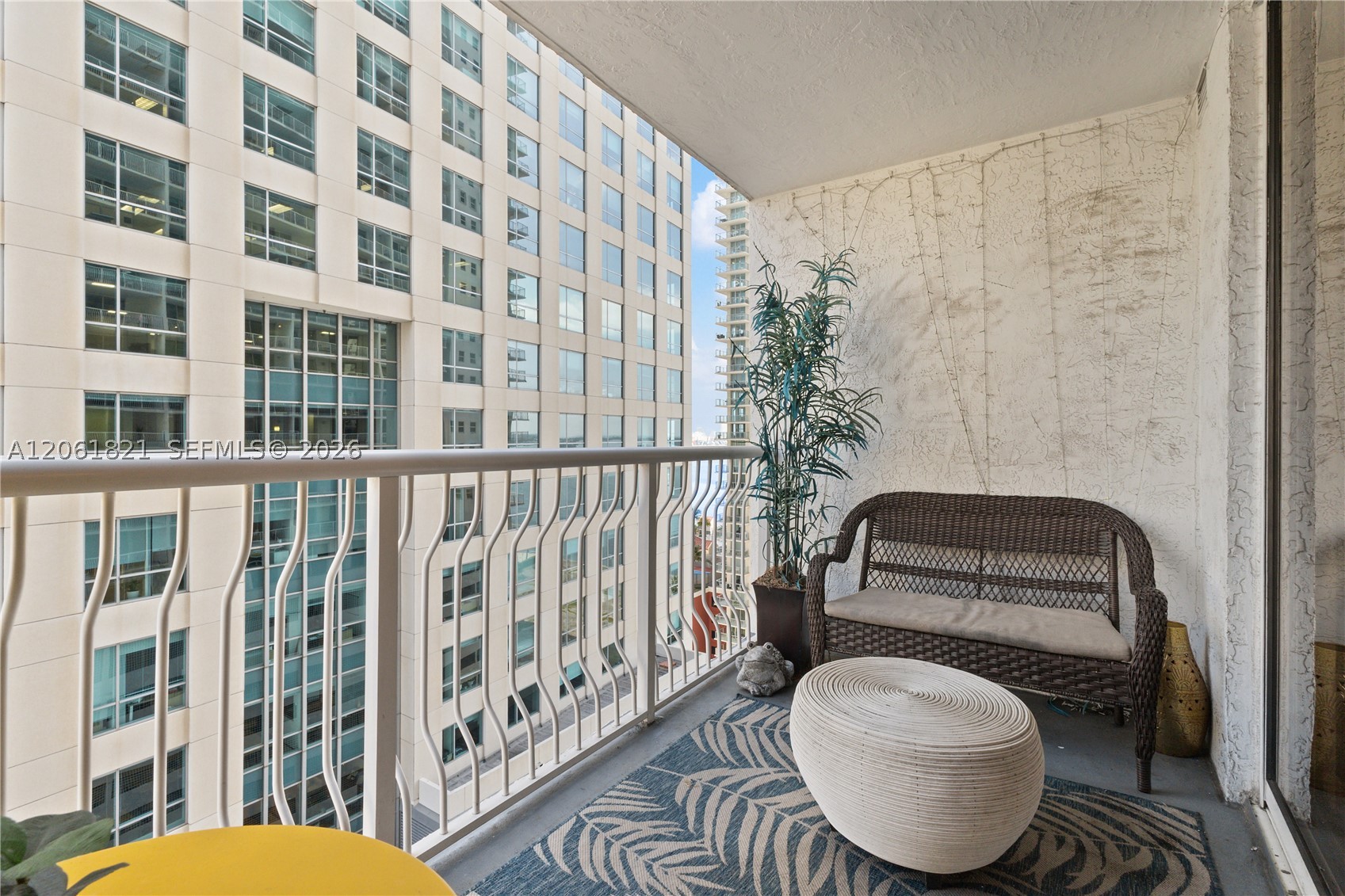 1200 Brickell Bay Dr #1816, Miami FL 33131