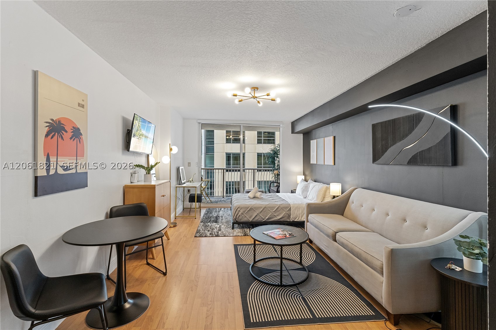1200 Brickell Bay Dr #1816, Miami FL 33131