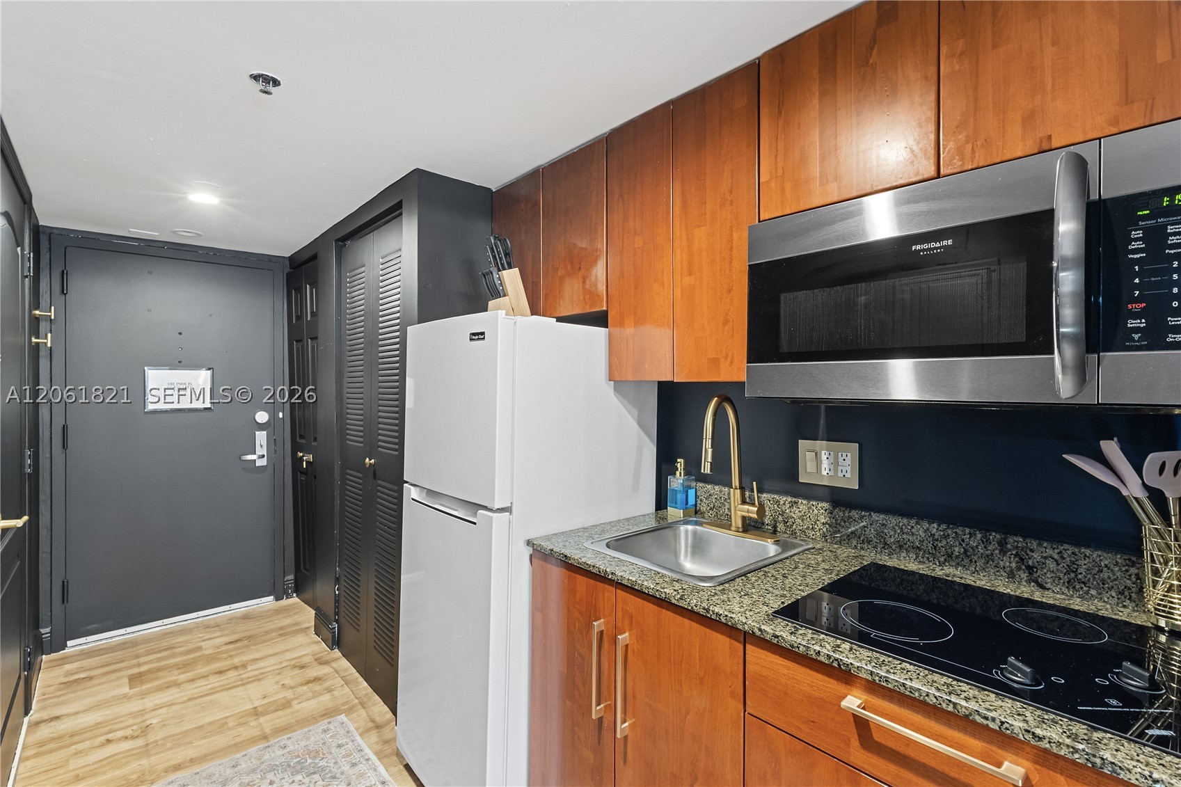 1200 Brickell Bay Dr #1816, Miami FL 33131