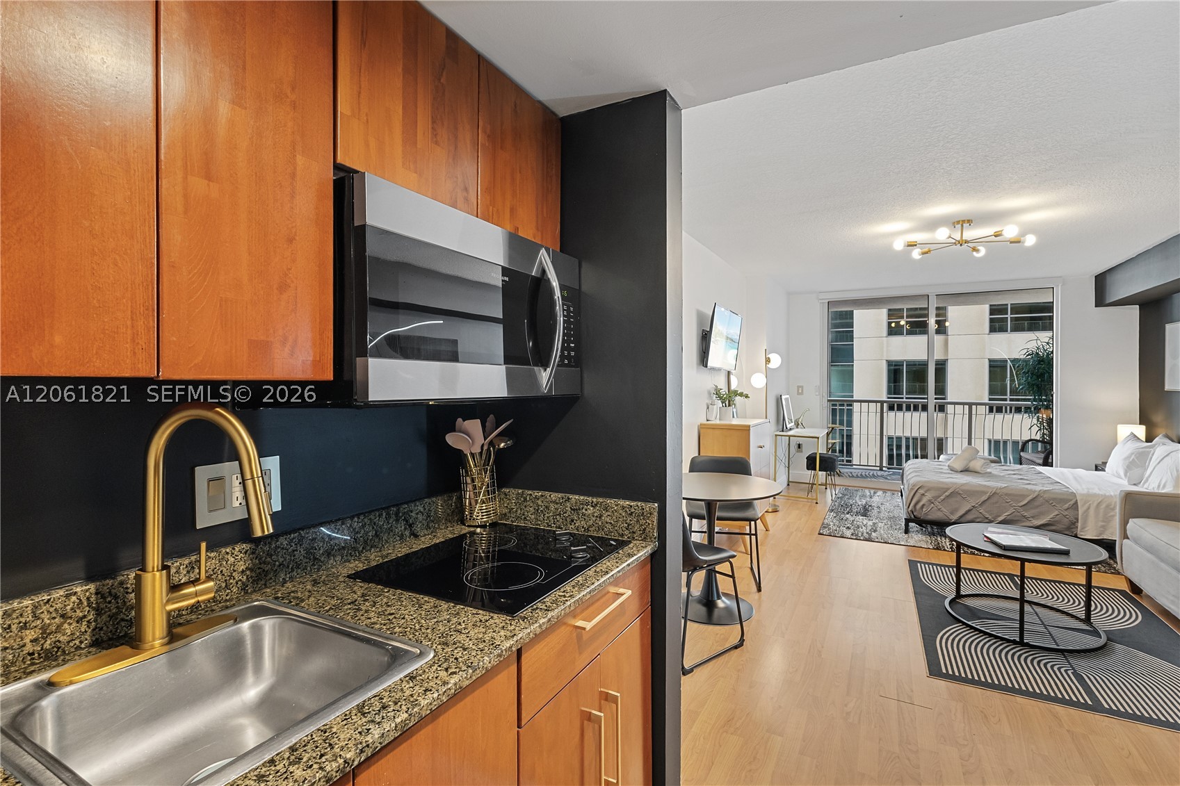 1200 Brickell Bay Dr #1816, Miami FL 33131