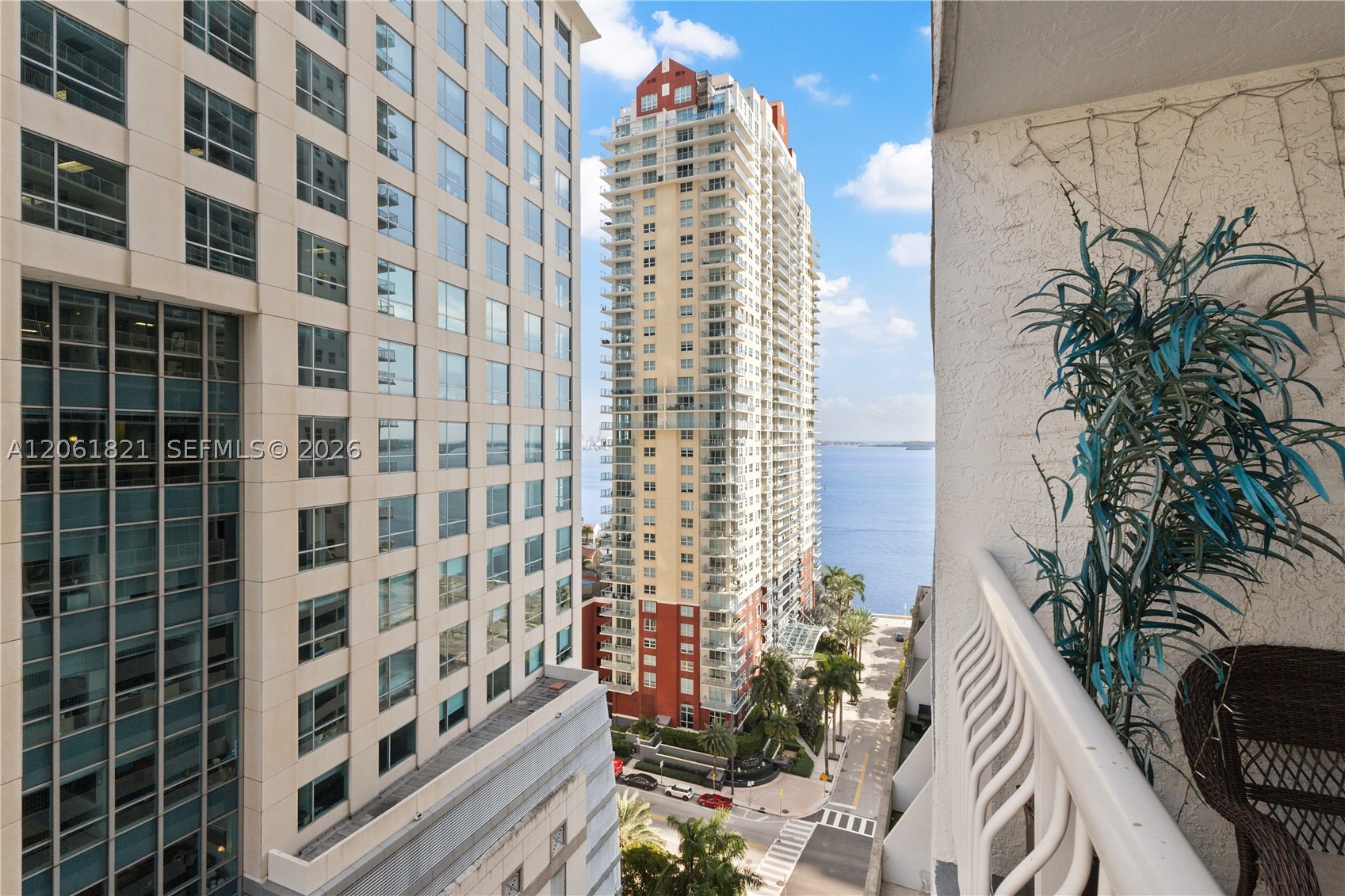 1200 Brickell Bay Dr #1816, Miami FL 33131