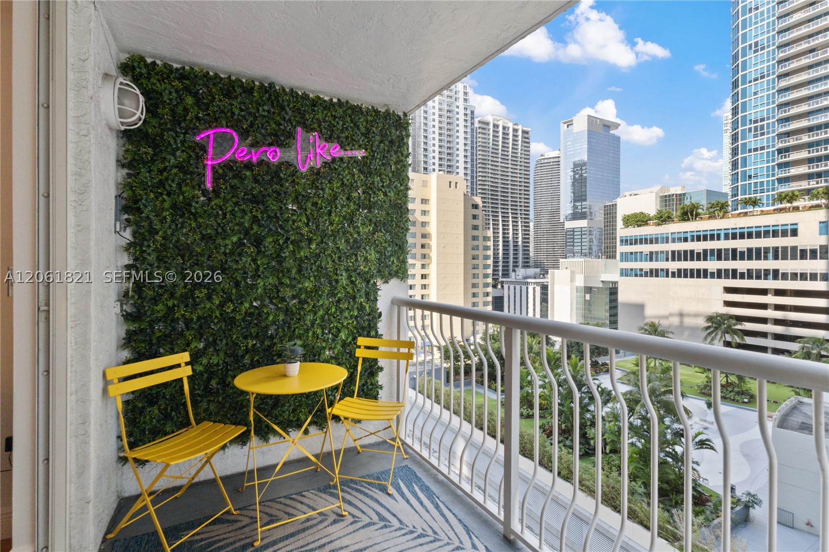 1200 Brickell Bay Dr #1816, Miami FL 33131