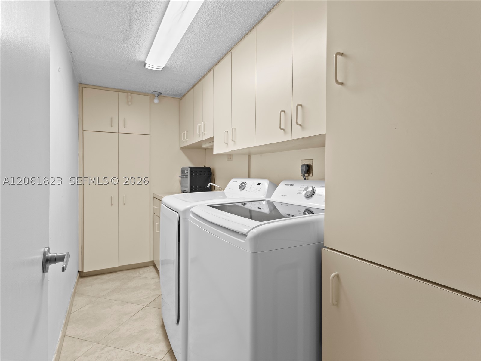 8133 SW 86th Ter, Miami FL 33143