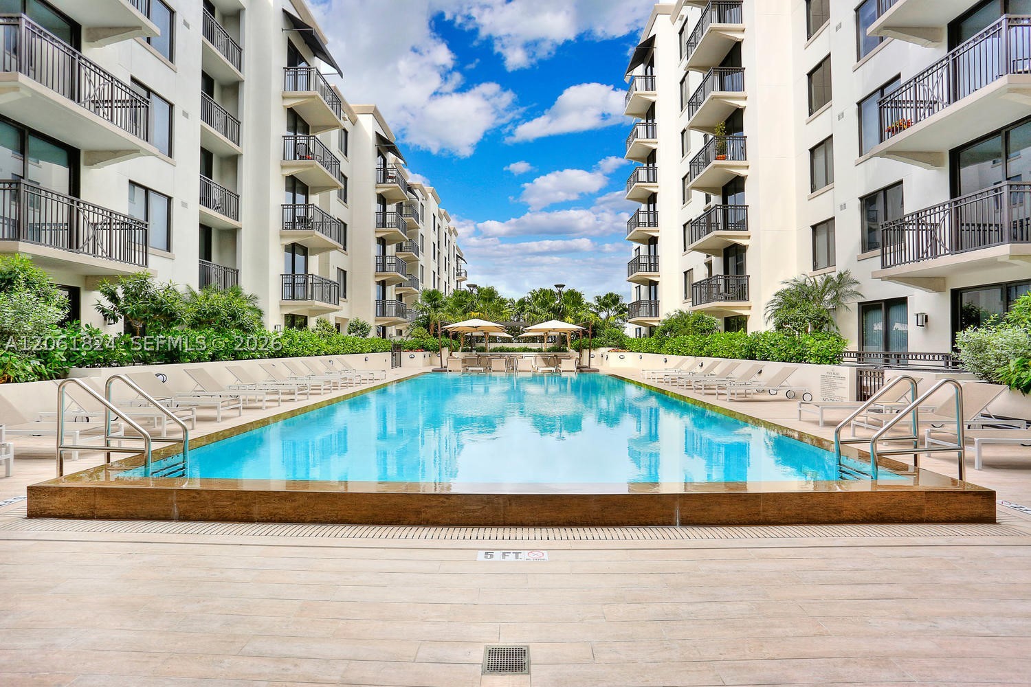 301 Altara Ave #827, Coral Gables FL 33146