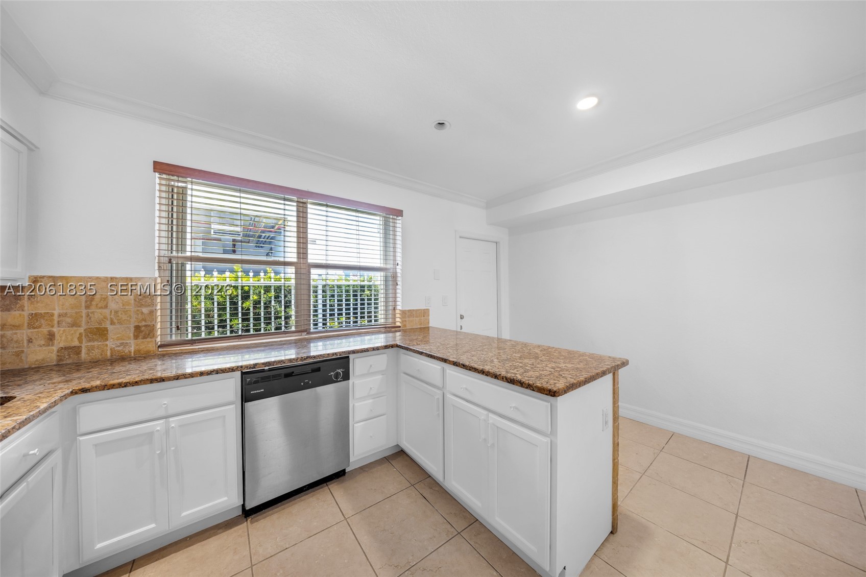 7801 HISPANOLA AV #4, North Bay Village FL 33141
