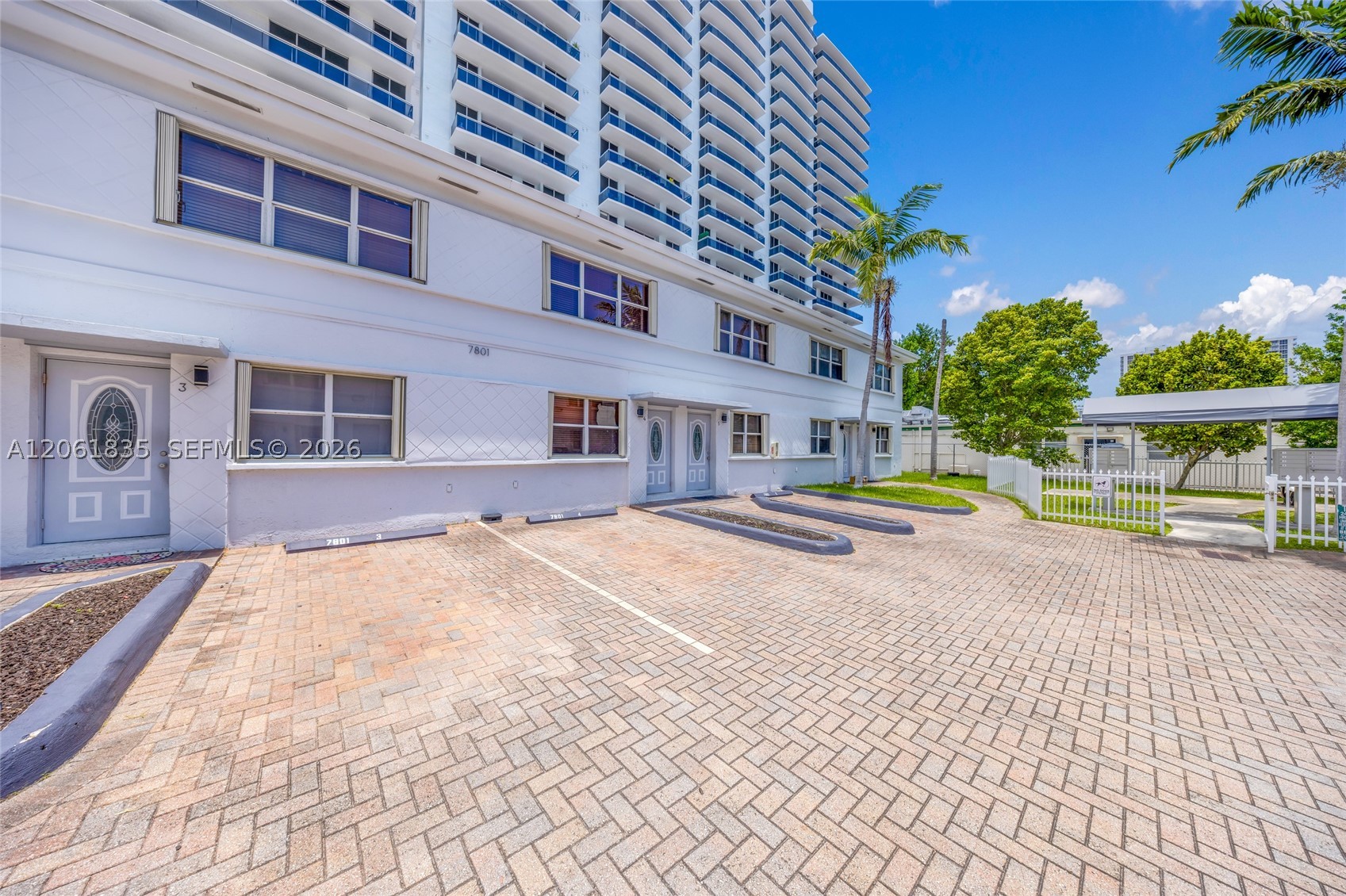 7801 HISPANOLA AV #4, North Bay Village FL 33141