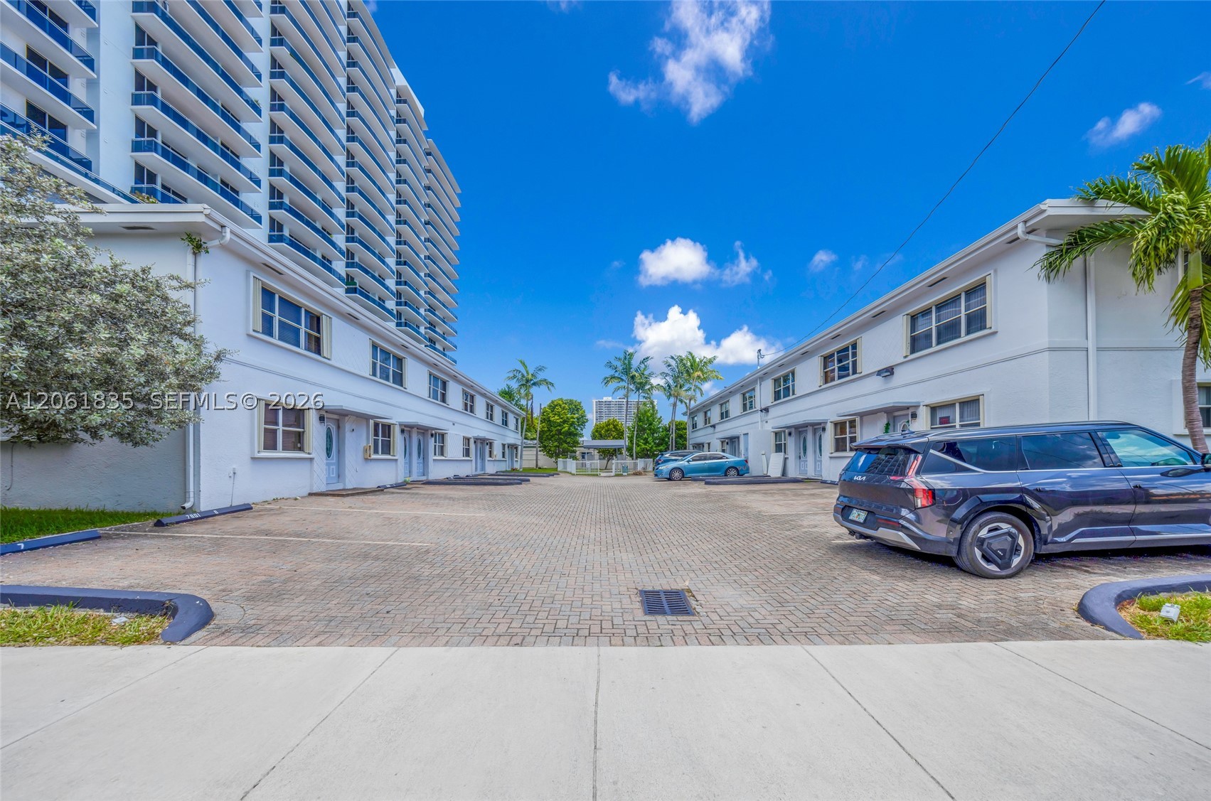 7801 HISPANOLA AV #4, North Bay Village FL 33141