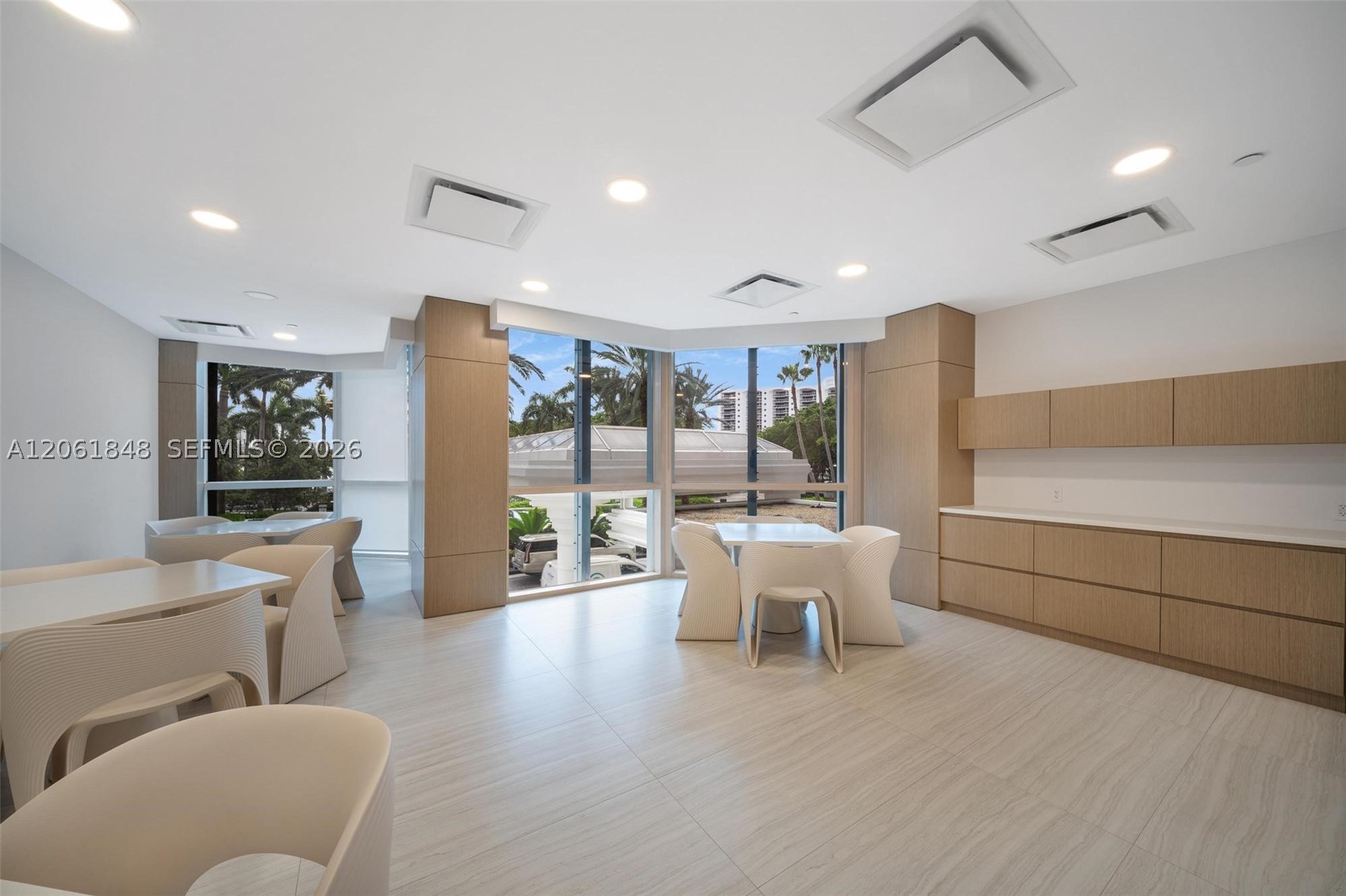 21205 Yacht Club Dr #703, Aventura FL 33180