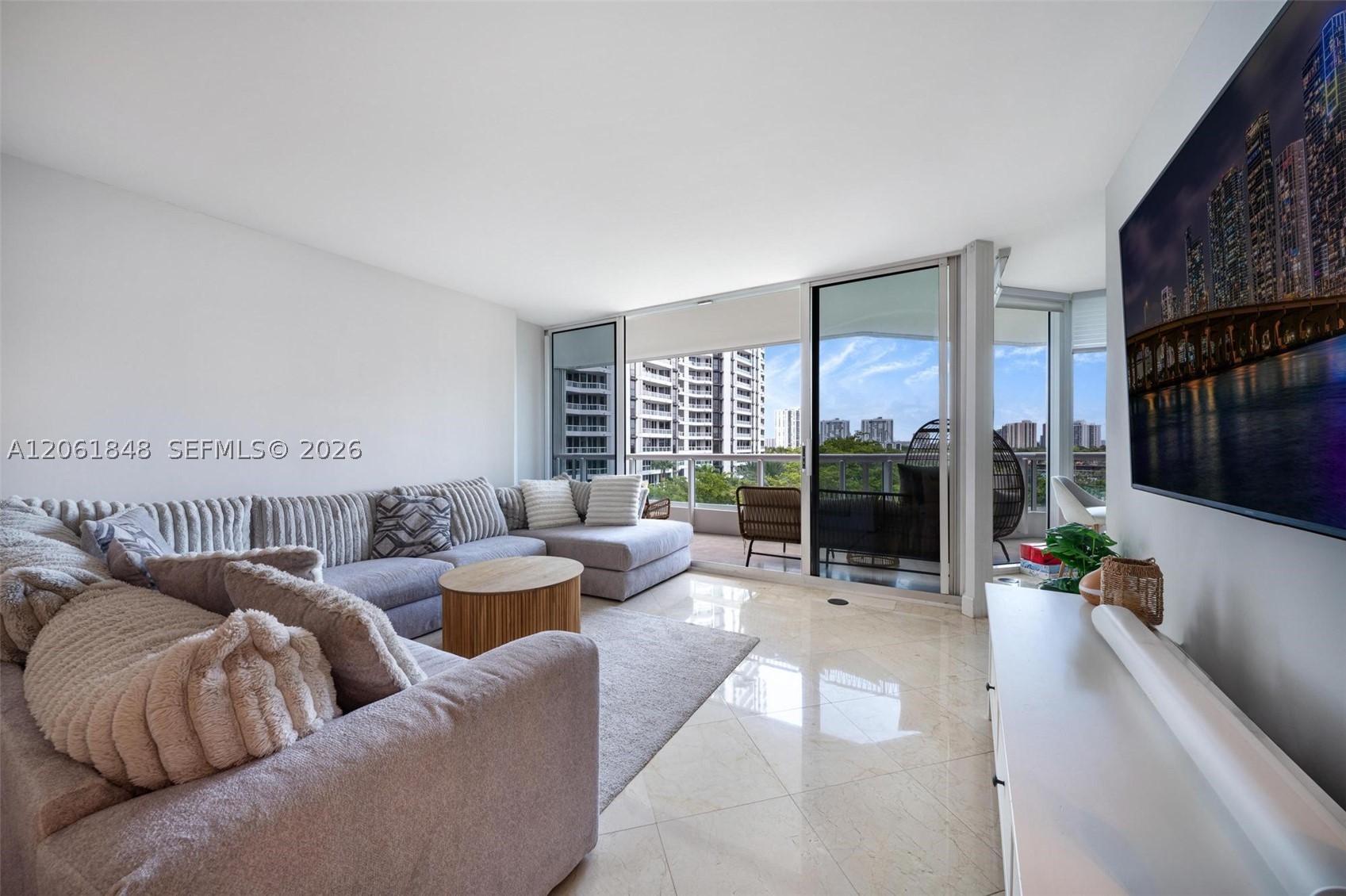 21205 Yacht Club Dr #703, Aventura FL 33180