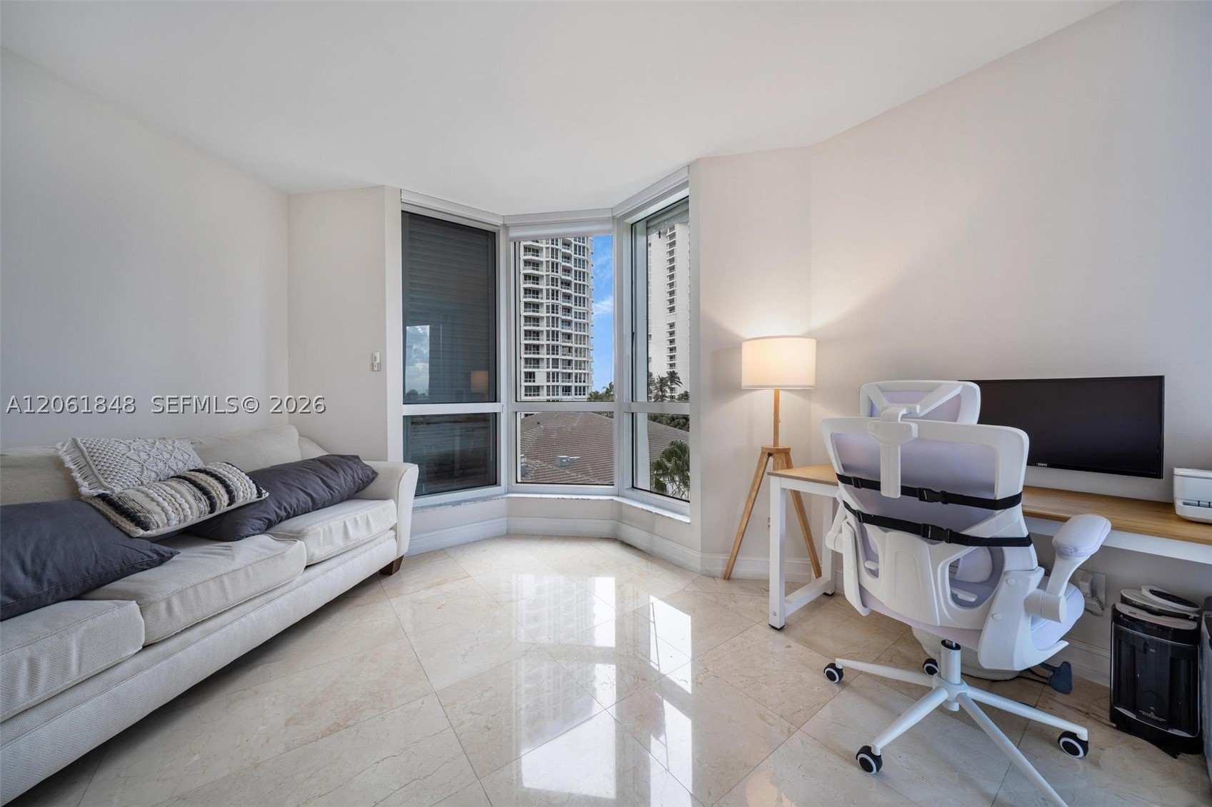 21205 Yacht Club Dr #703, Aventura FL 33180