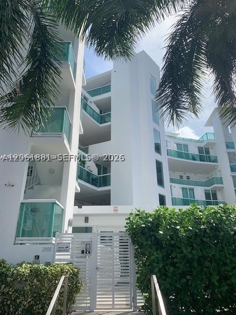 2000 Bay Dr #403, Miami Beach FL 33141