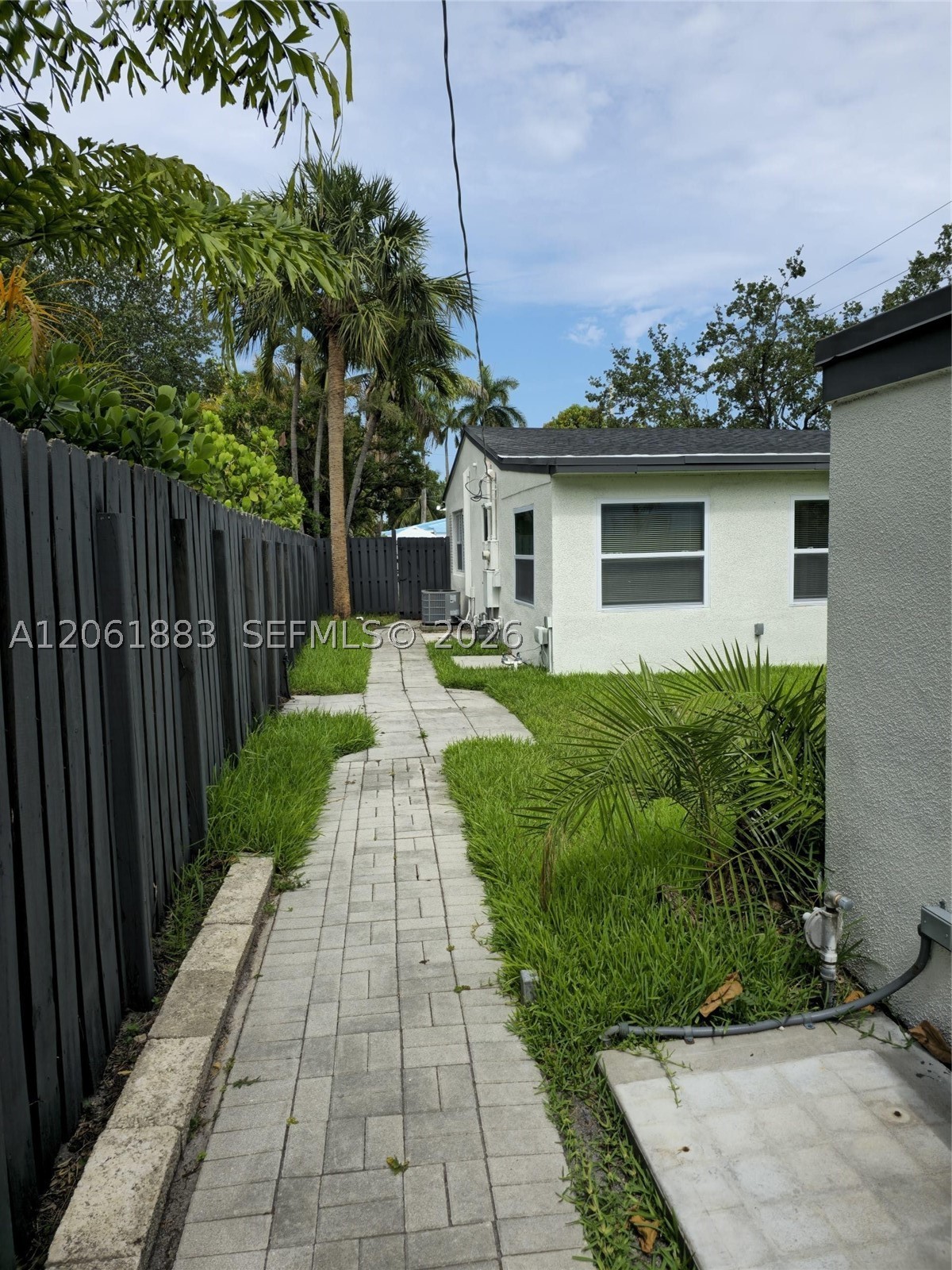1141 SW 8th Ter, Fort Lauderdale FL 33315