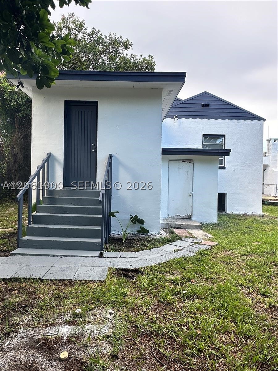 1836 NW 33rd St, Miami FL 33142