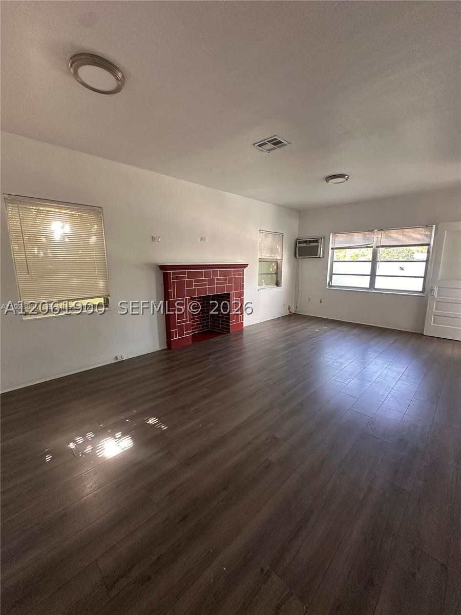 1836 NW 33rd St, Miami FL 33142