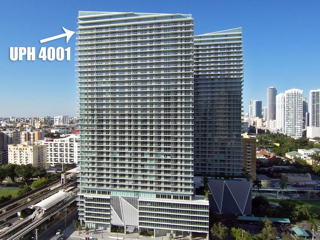 79 SW 12th St #UPH4001-S, Miami FL 33130