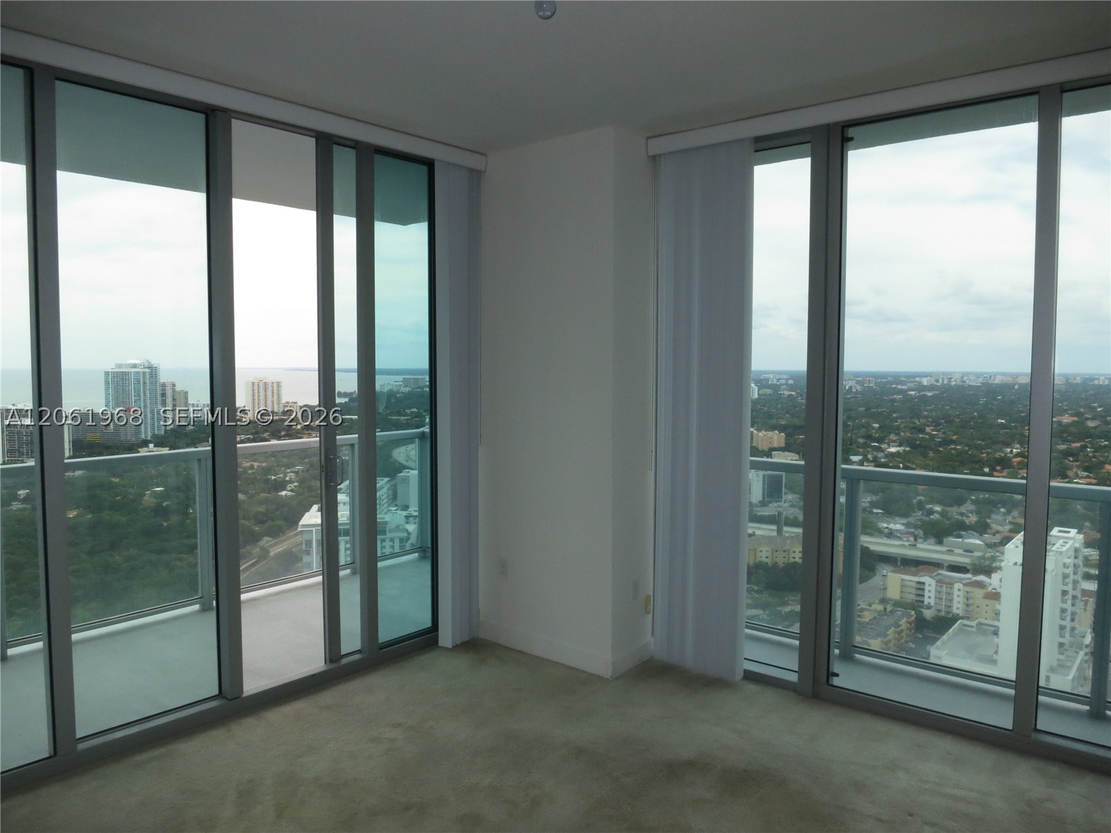 79 SW 12th St #UPH4001-S, Miami FL 33130