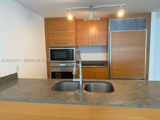 475 Brickell Ave #2411, Miami FL 33131