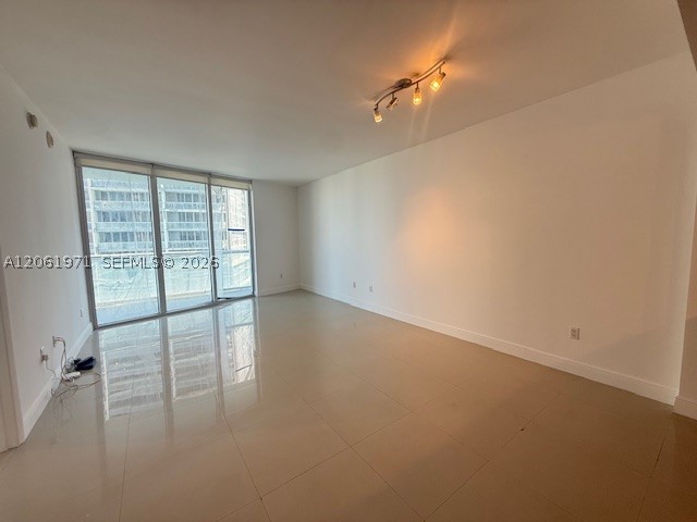 475 Brickell Ave #2411, Miami FL 33131