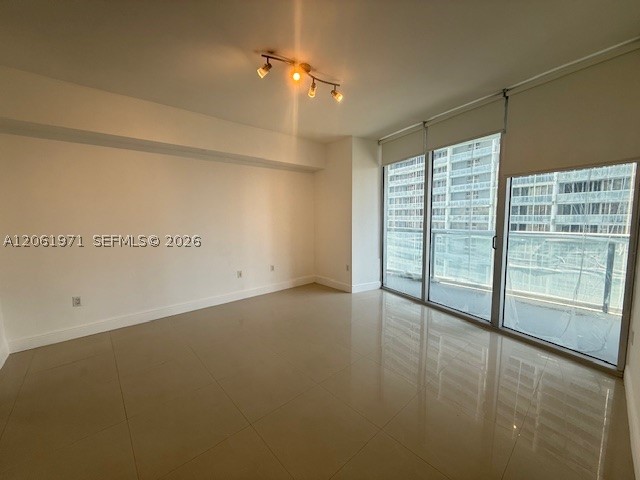 475 Brickell Ave #2411, Miami FL 33131