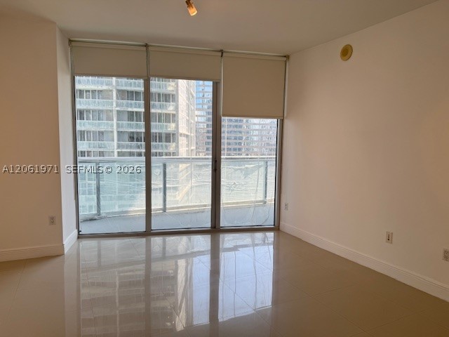 475 Brickell Ave #2411, Miami FL 33131