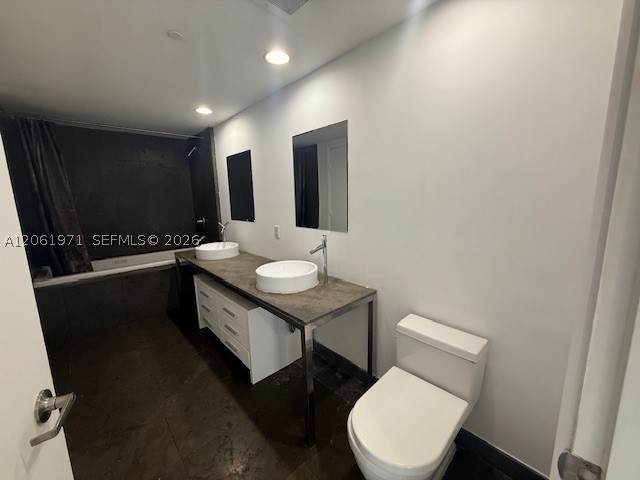 475 Brickell Ave #2411, Miami FL 33131