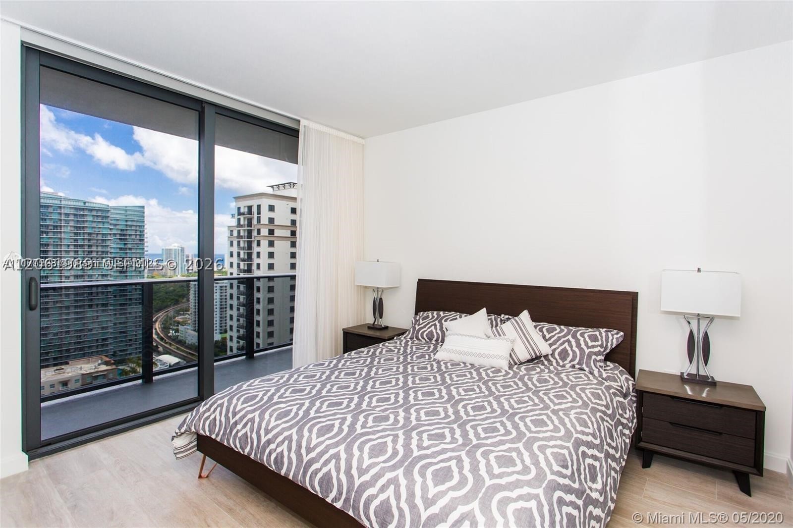 55 SW 9th St #2903, Miami FL 33130