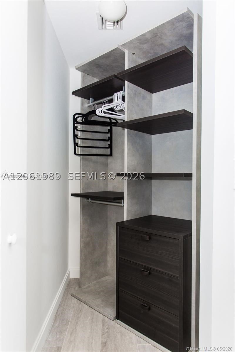 55 SW 9th St #2903, Miami FL 33130