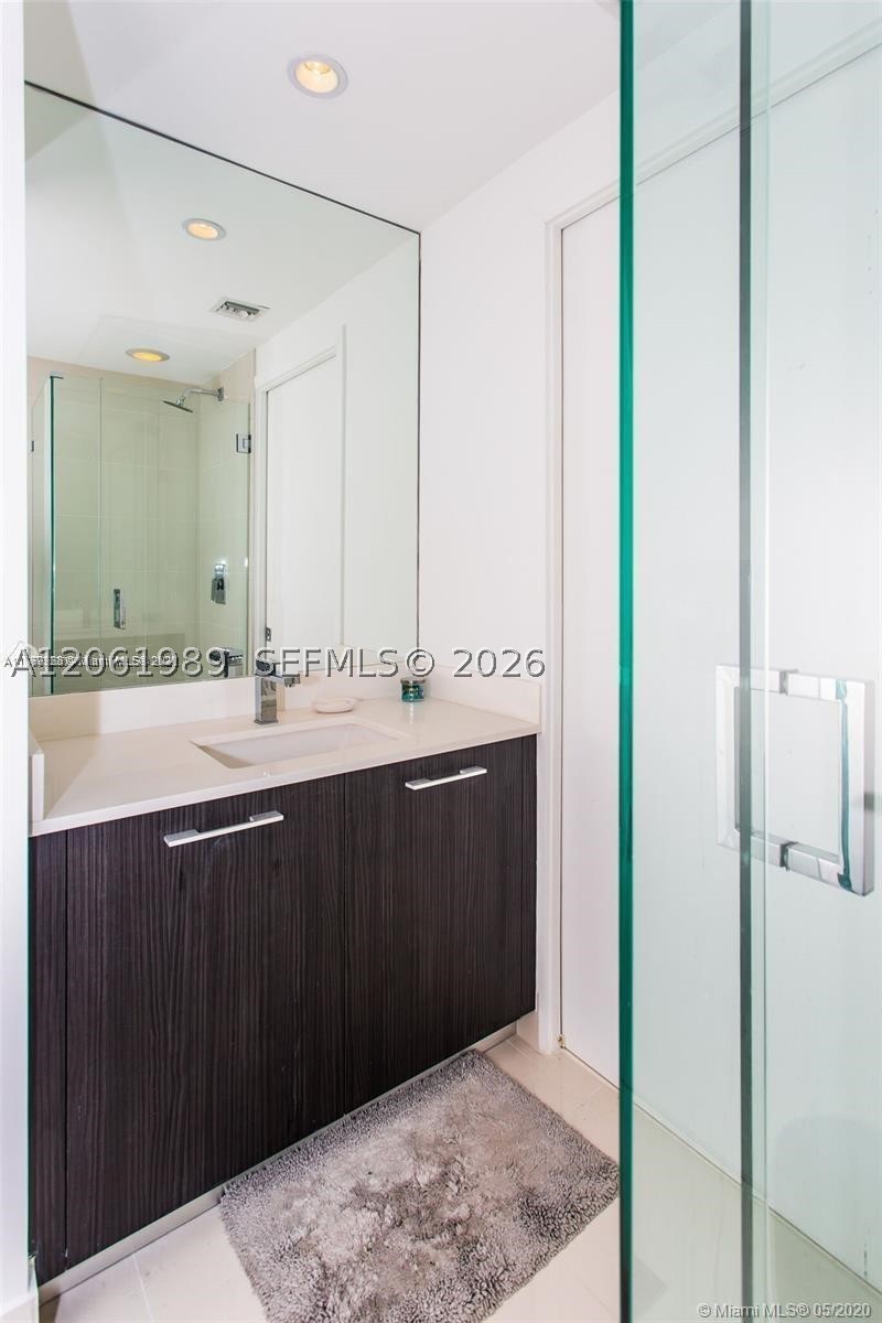 55 SW 9th St #2903, Miami FL 33130