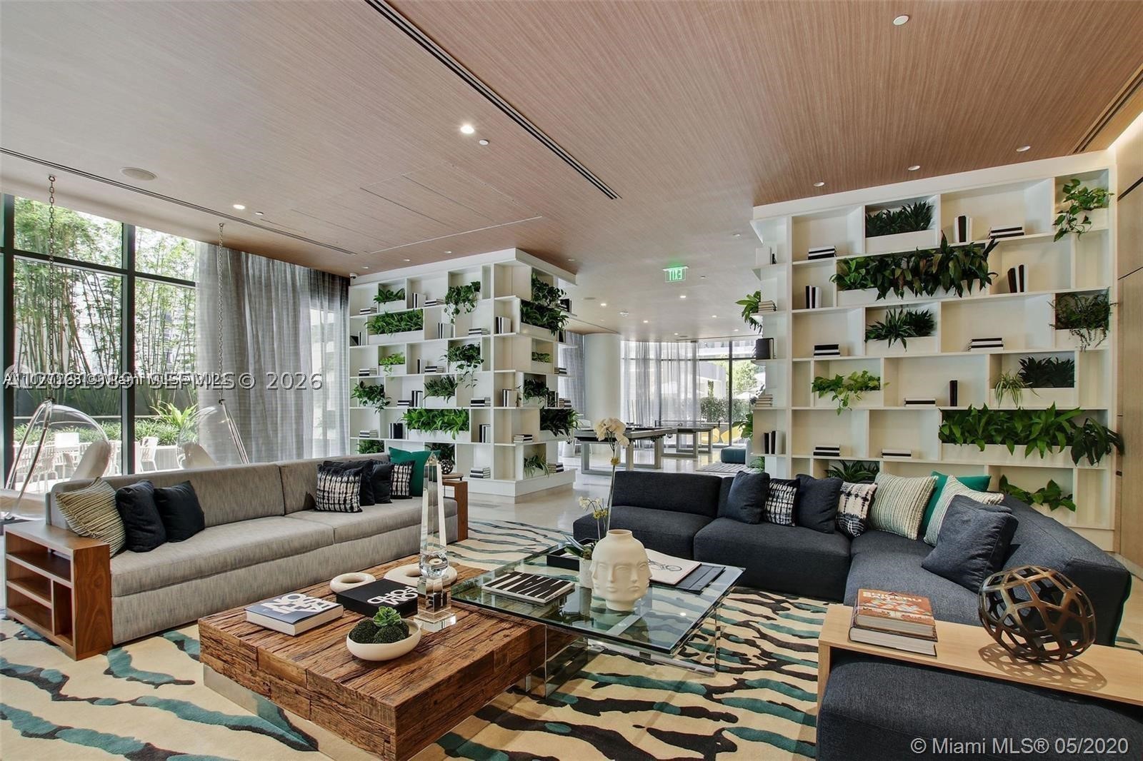 55 SW 9th St #2903, Miami FL 33130