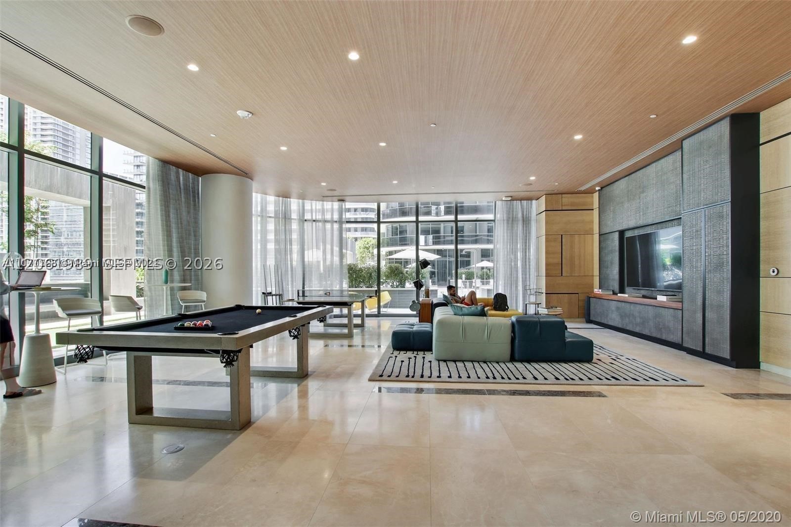 55 SW 9th St #2903, Miami FL 33130