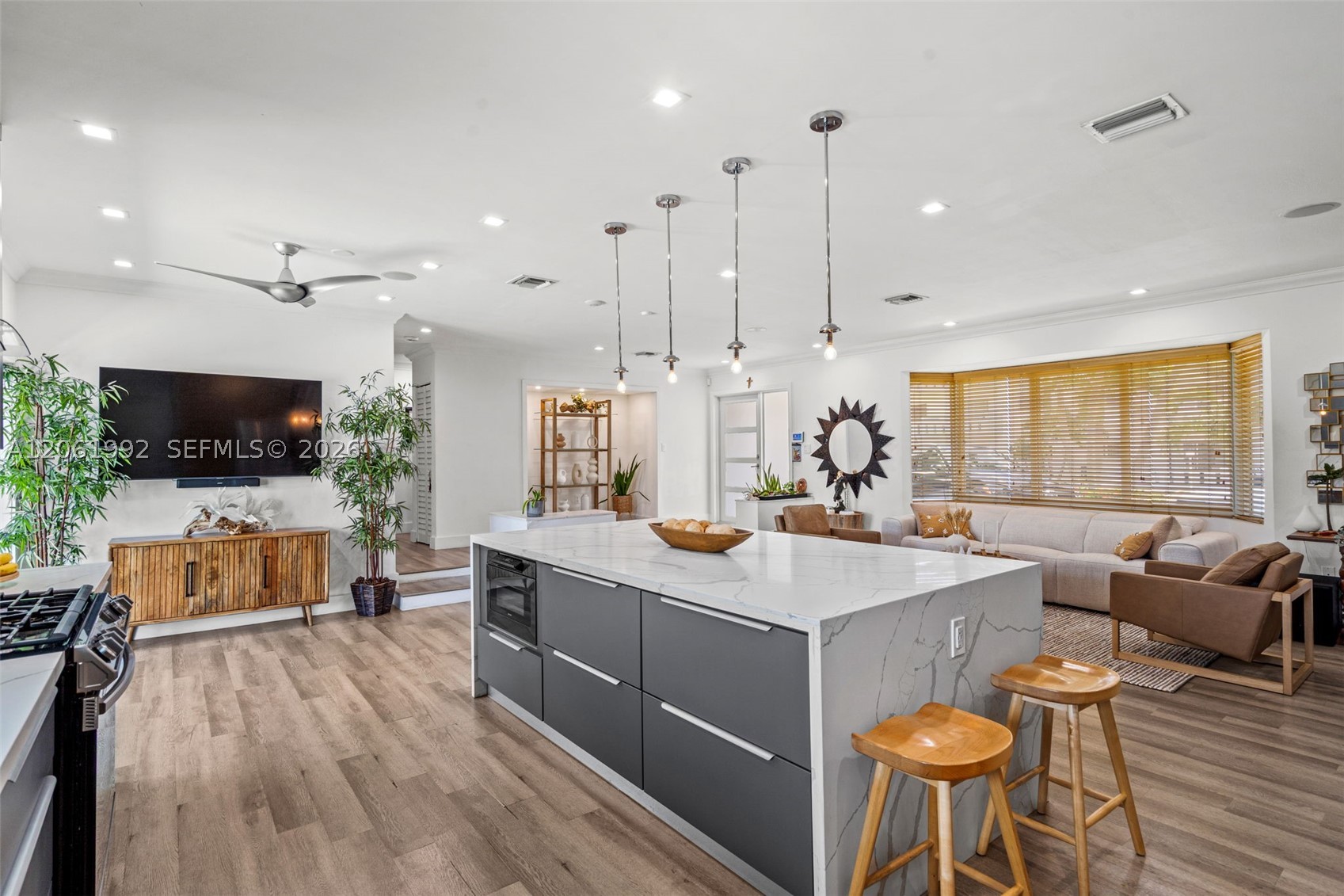 1871 NE 186th St, North Miami Beach FL 33179