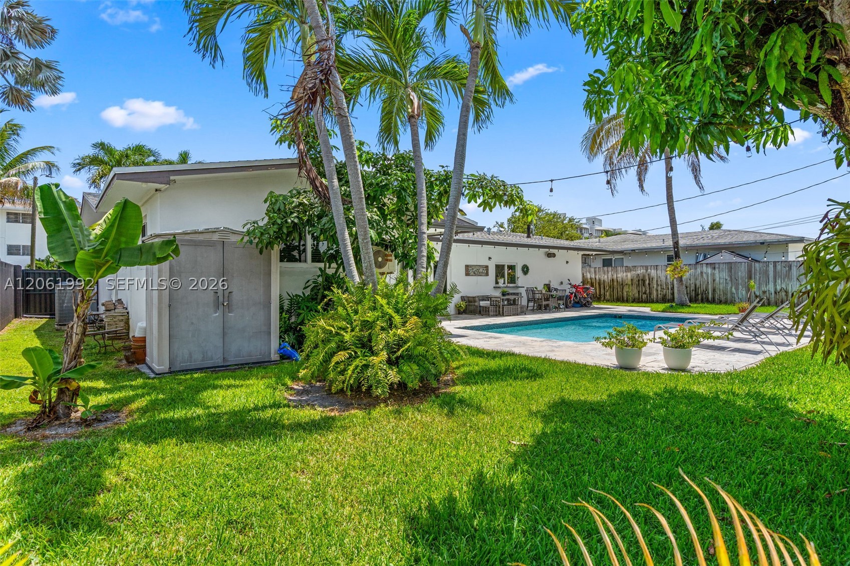 1871 NE 186th St, North Miami Beach FL 33179