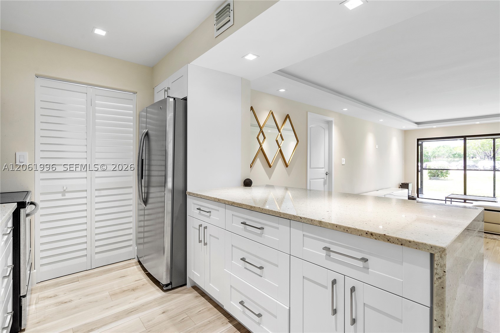 230 Lakeview Dr #106, Weston FL 33326