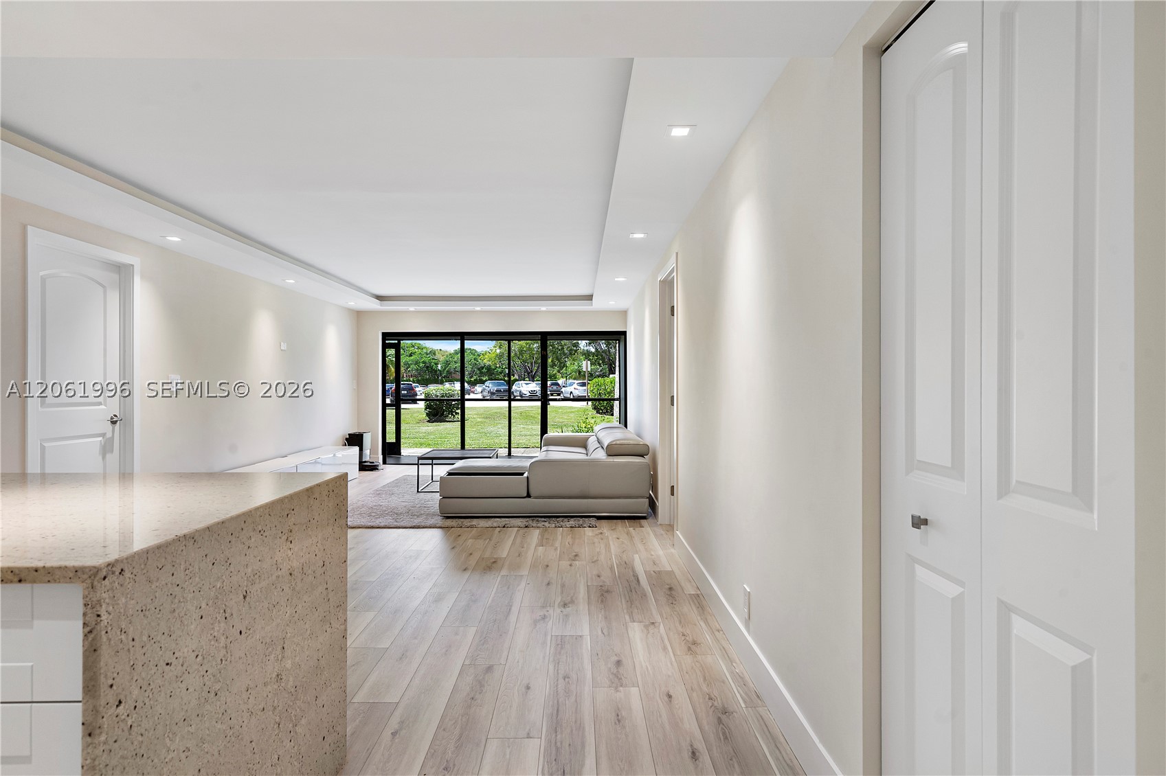 230 Lakeview Dr #106, Weston FL 33326