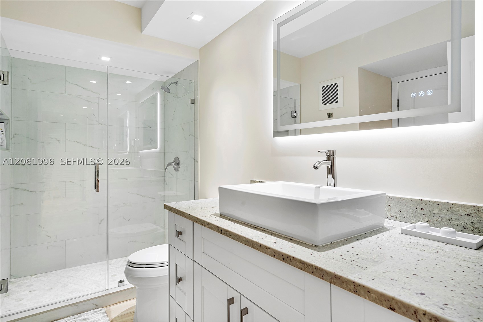 230 Lakeview Dr #106, Weston FL 33326