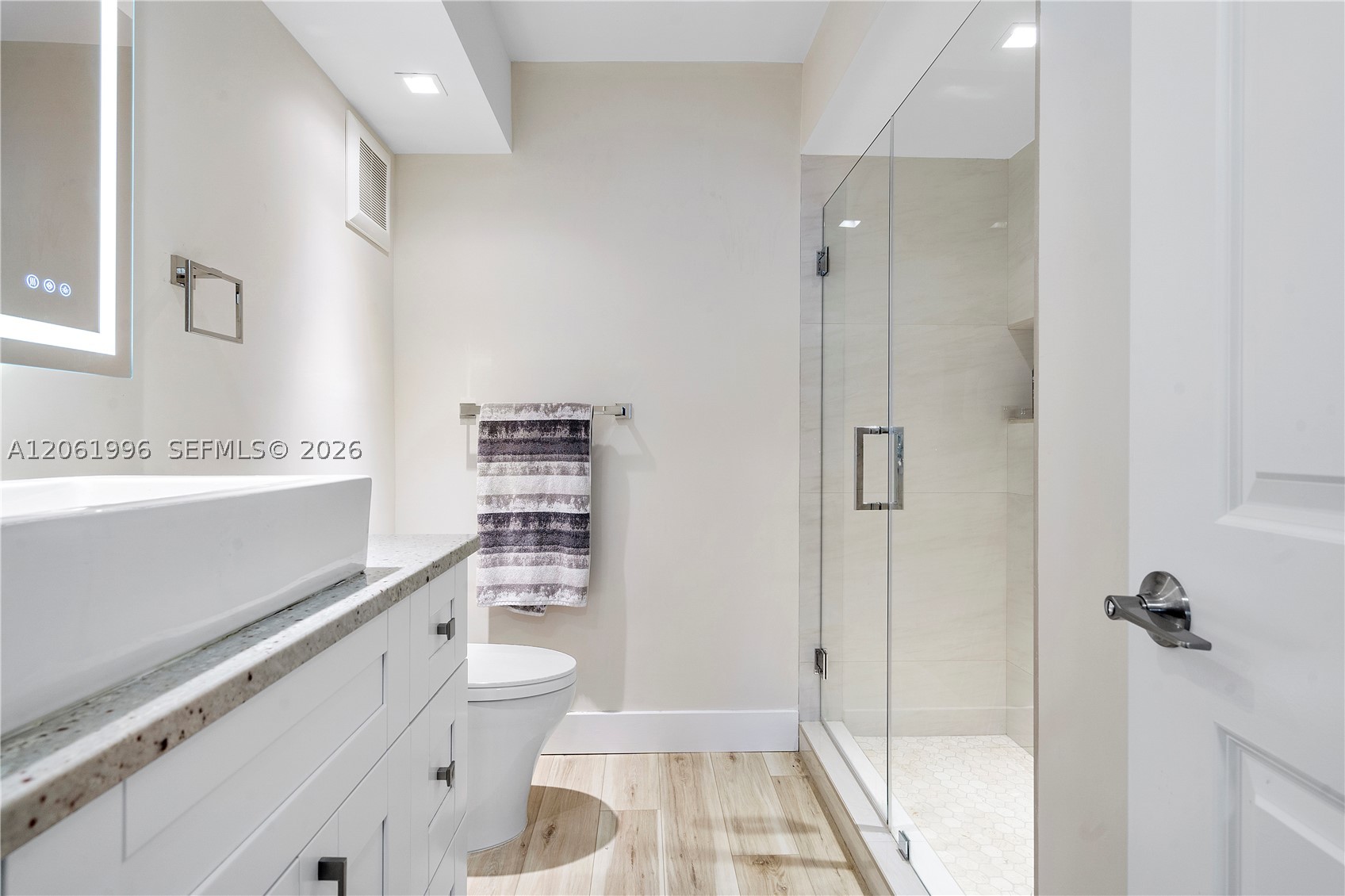 230 Lakeview Dr #106, Weston FL 33326