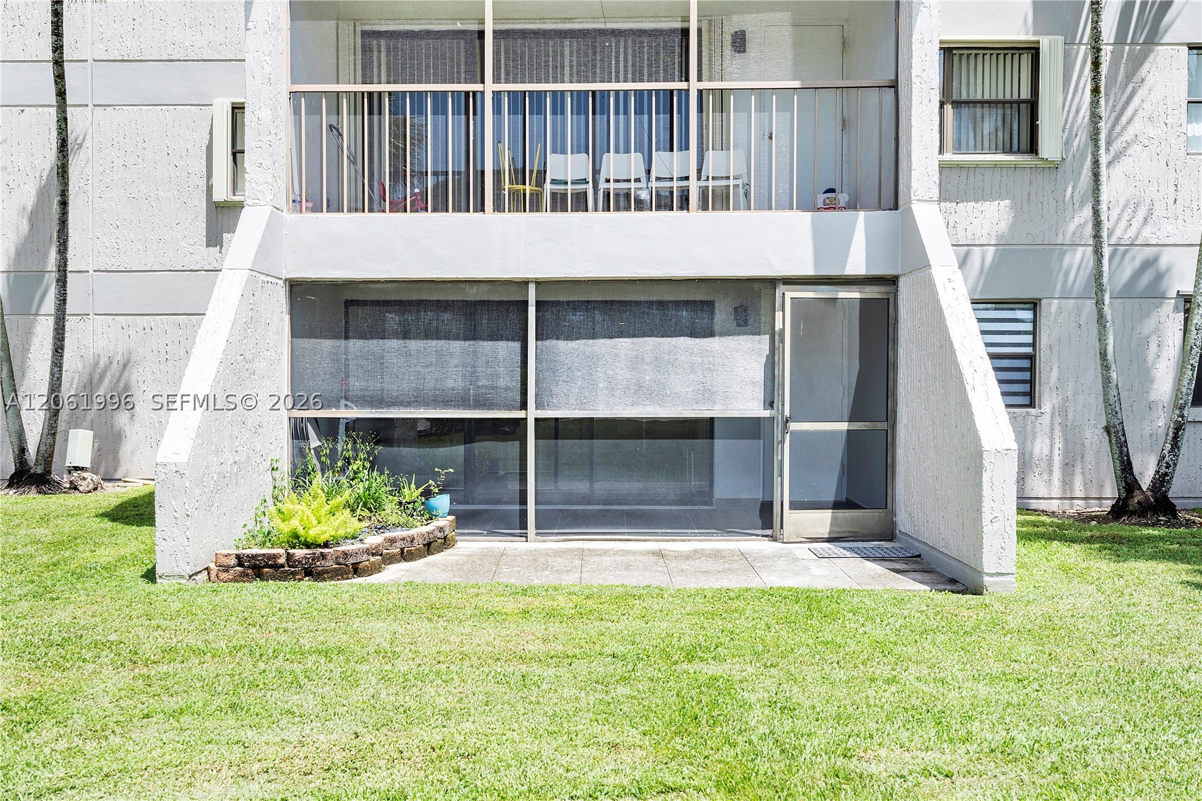 230 Lakeview Dr #106, Weston FL 33326