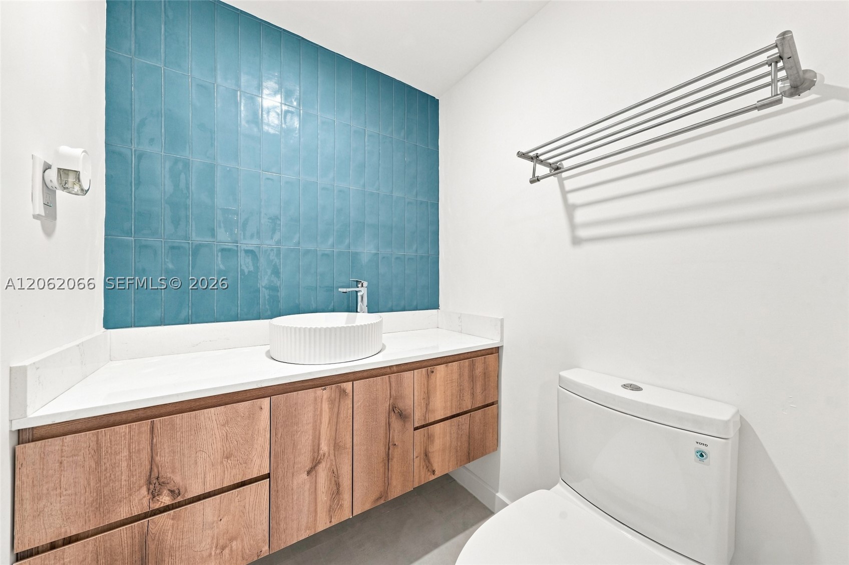 1901 Brickell Ave #B2402, Miami FL 33129