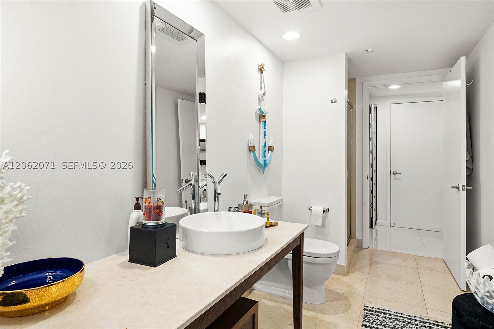 495 Brickell Ave #1802, Miami FL 33131