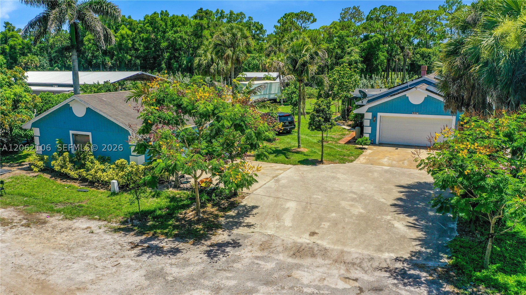 2587 E Rd, Loxahatchee FL 33470