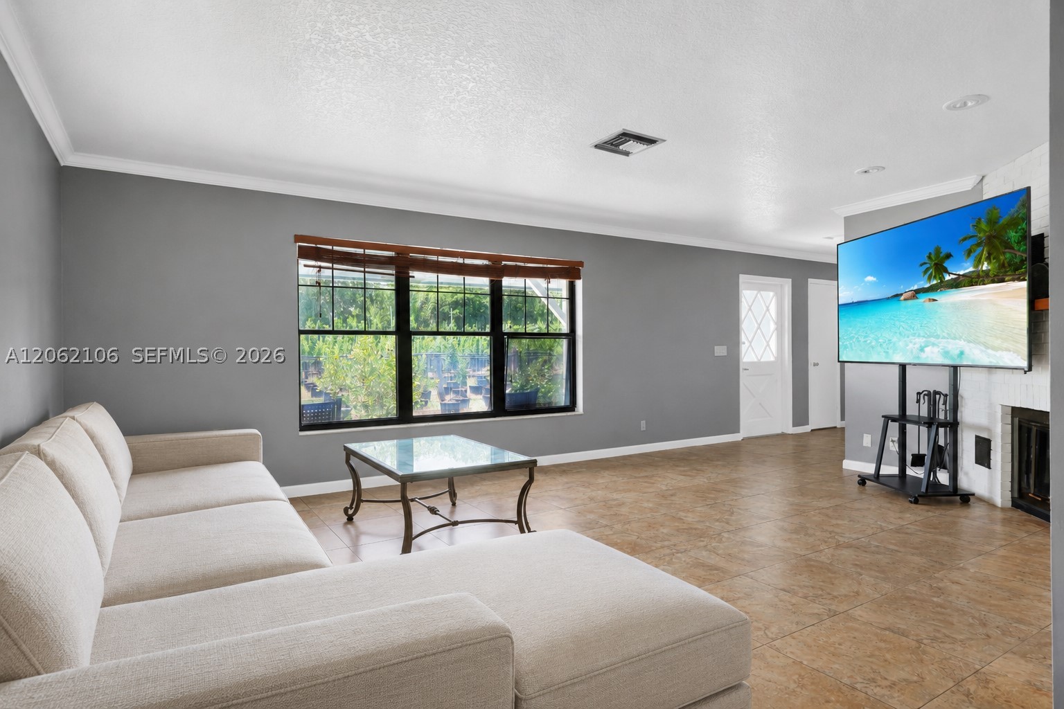2587 E Rd, Loxahatchee FL 33470