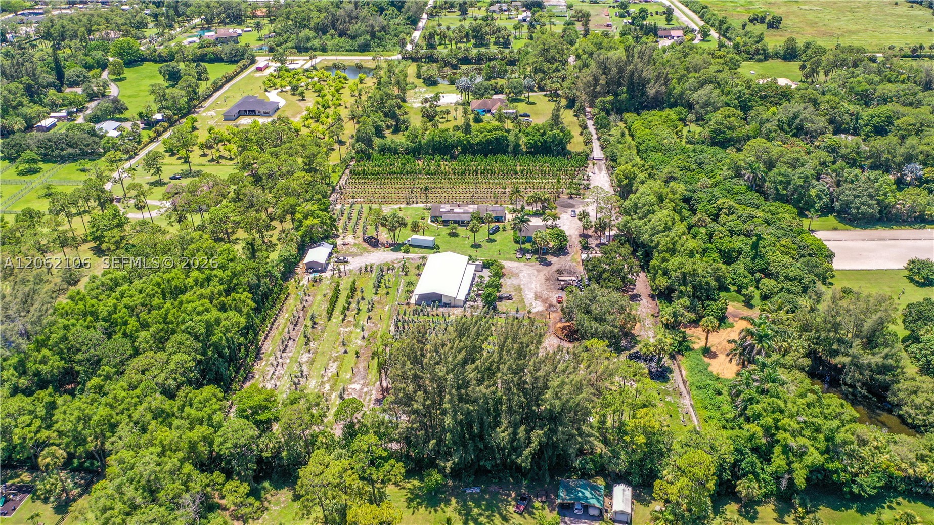 2587 E Rd, Loxahatchee FL 33470