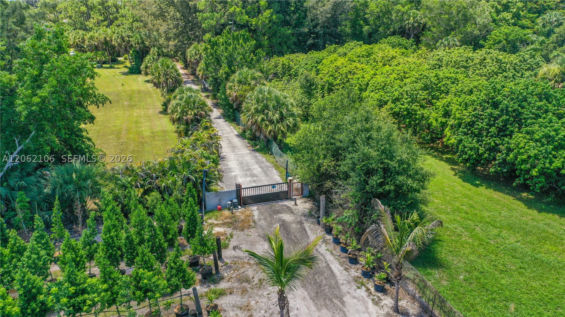 2587 E Rd, Loxahatchee FL 33470