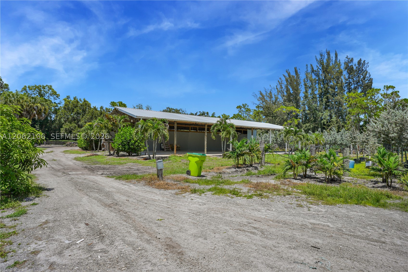 2587 E Rd, Loxahatchee FL 33470