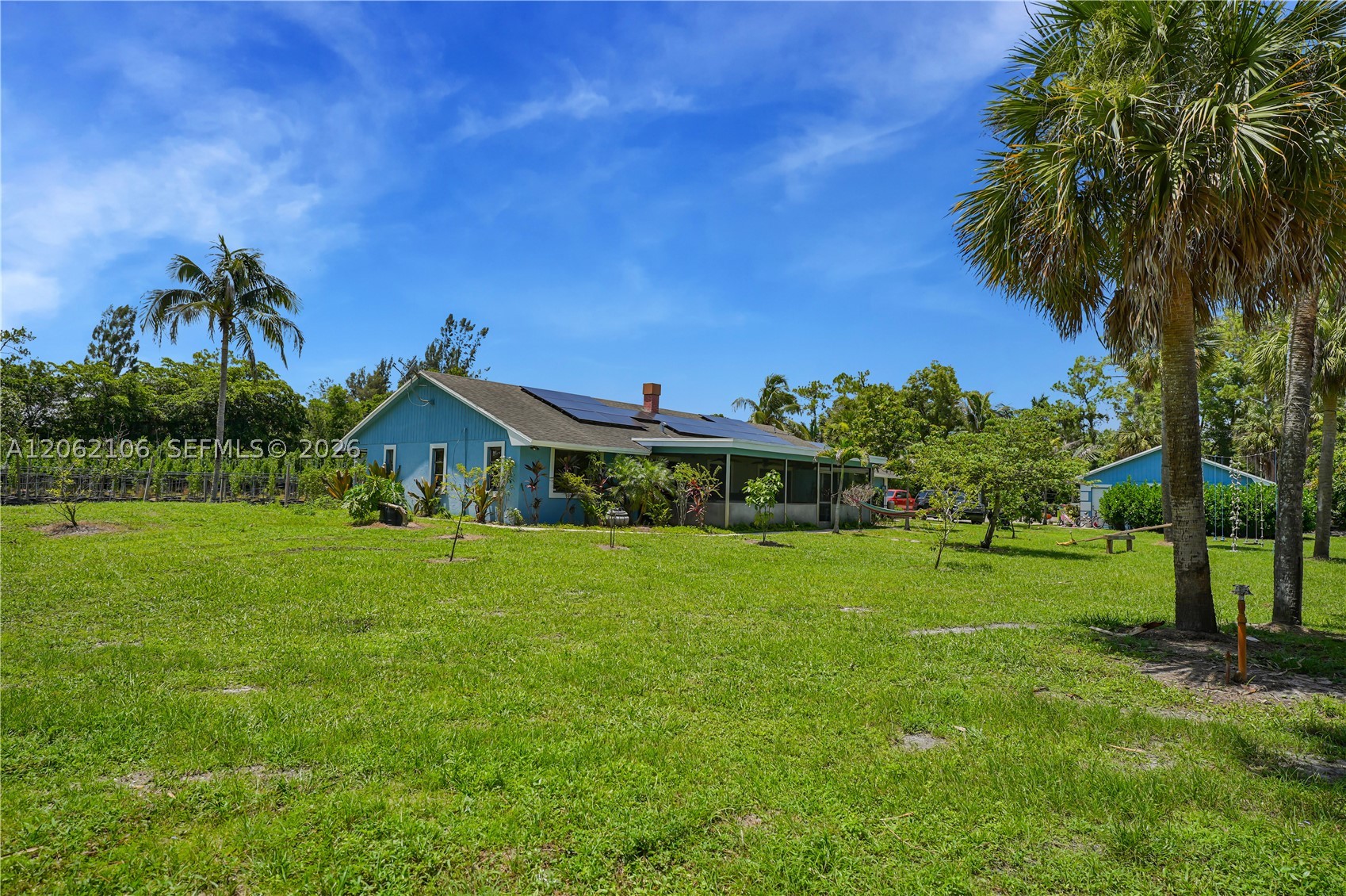2587 E Rd, Loxahatchee FL 33470