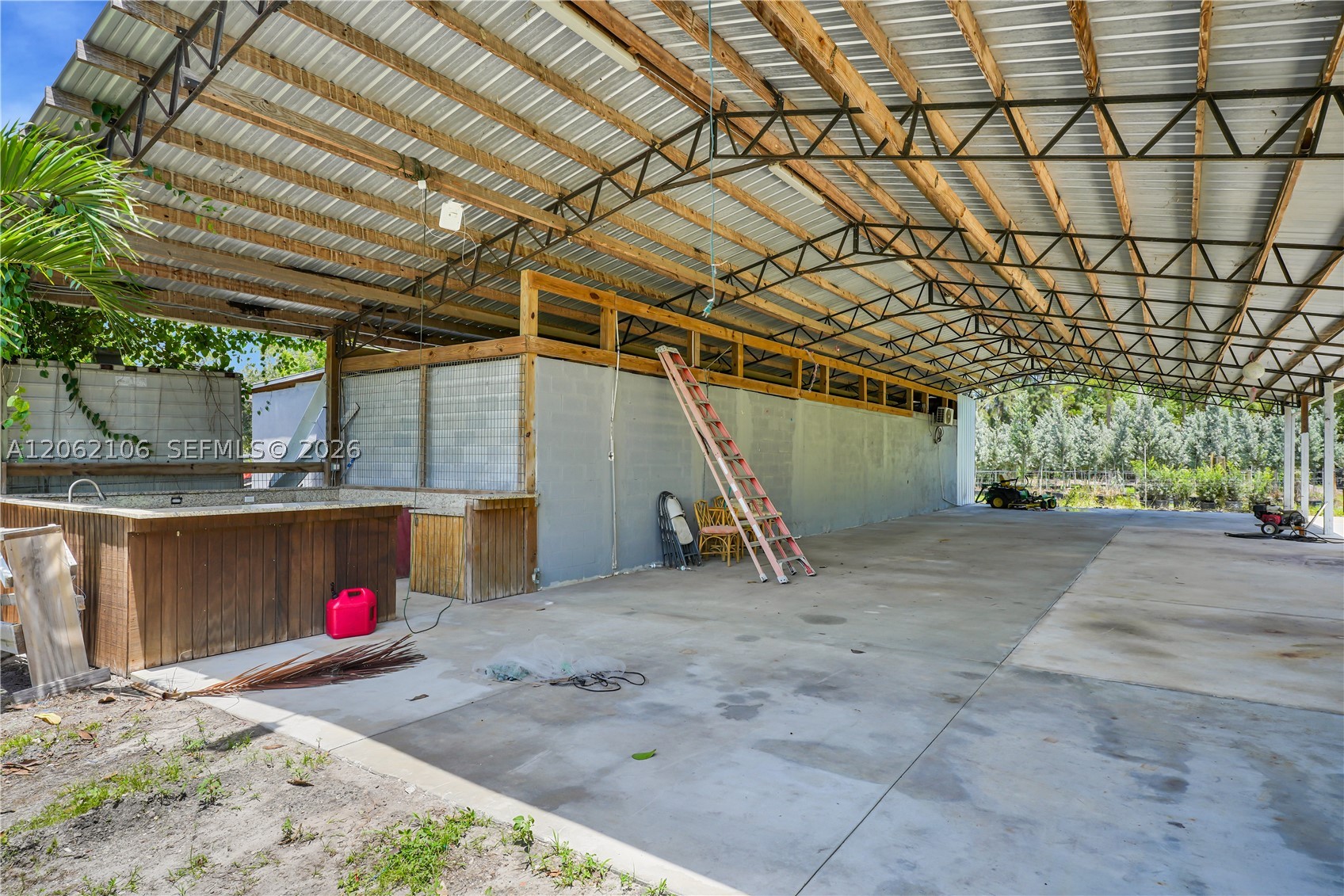 2587 E Rd, Loxahatchee FL 33470