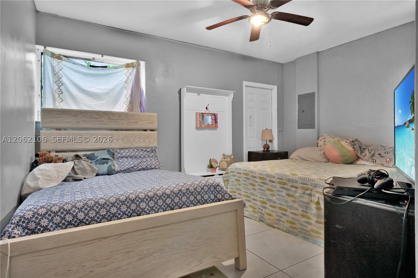 2587 E Rd, Loxahatchee FL 33470