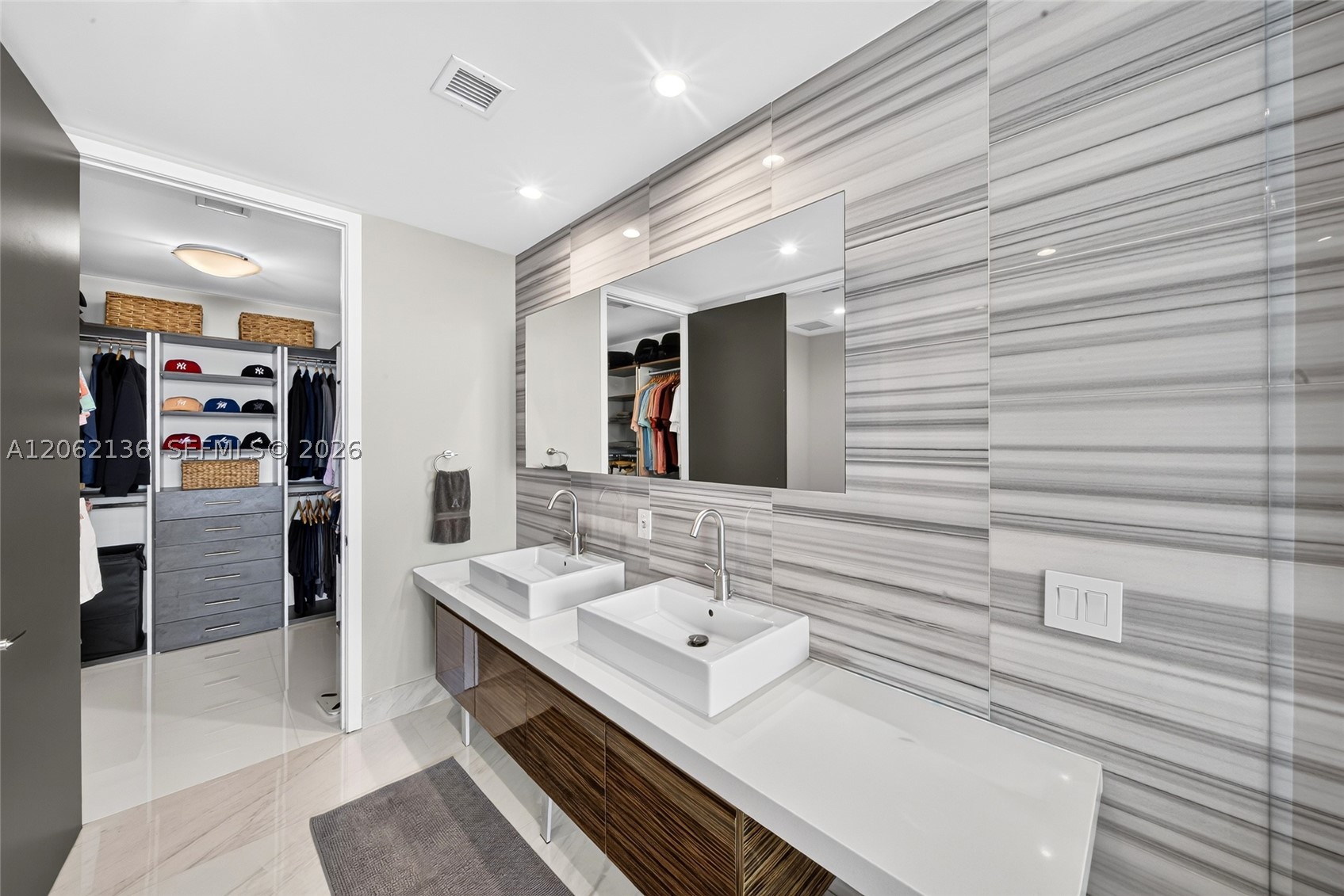 1100 Biscayne Blvd #5502, Miami FL 33132