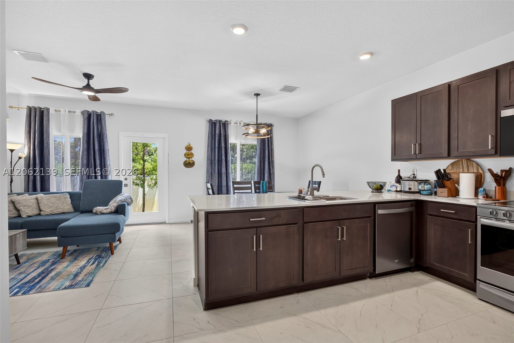 6015 Coralberry St, Haverhill FL 33415