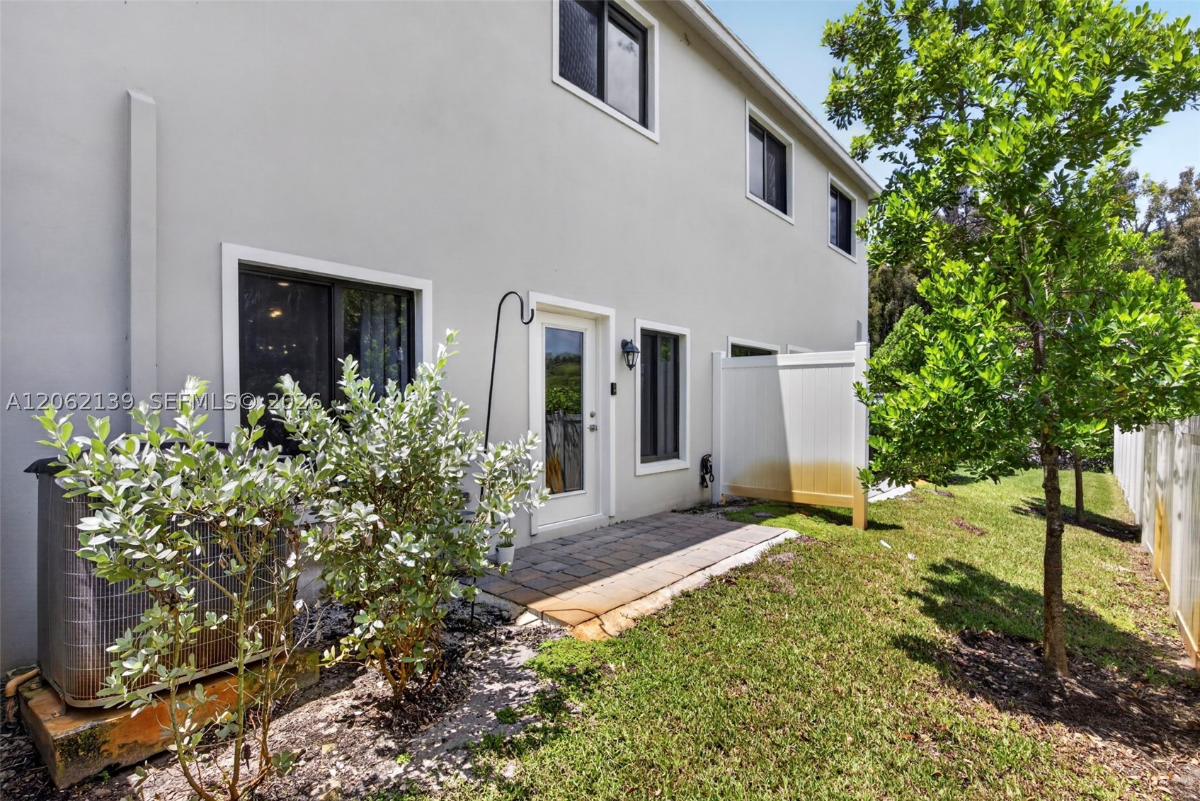 6015 Coralberry St, Haverhill FL 33415